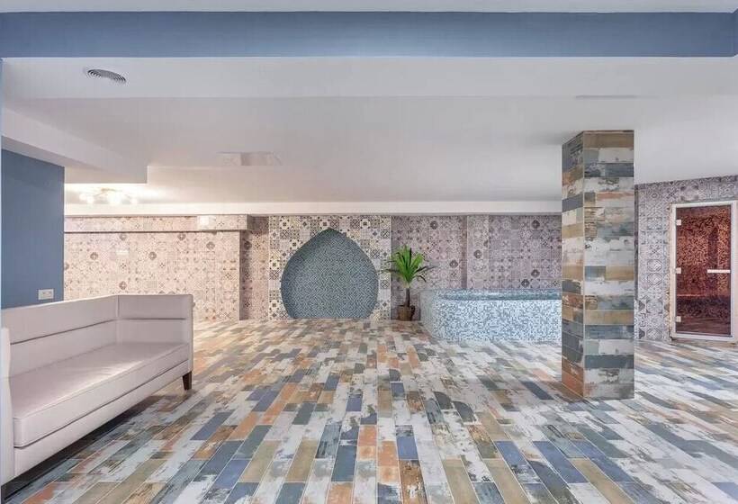 هتل Marton Palace