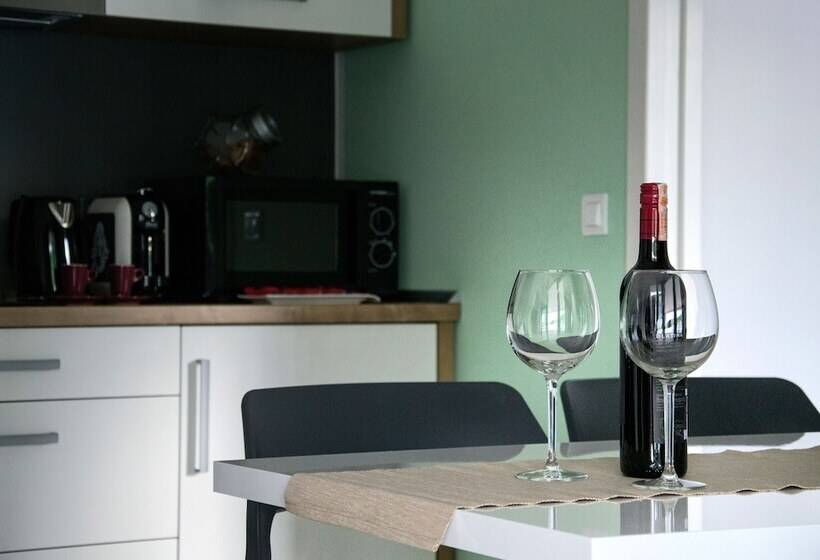 בית מלון כפרי Mobile Homes Camping Plitvice