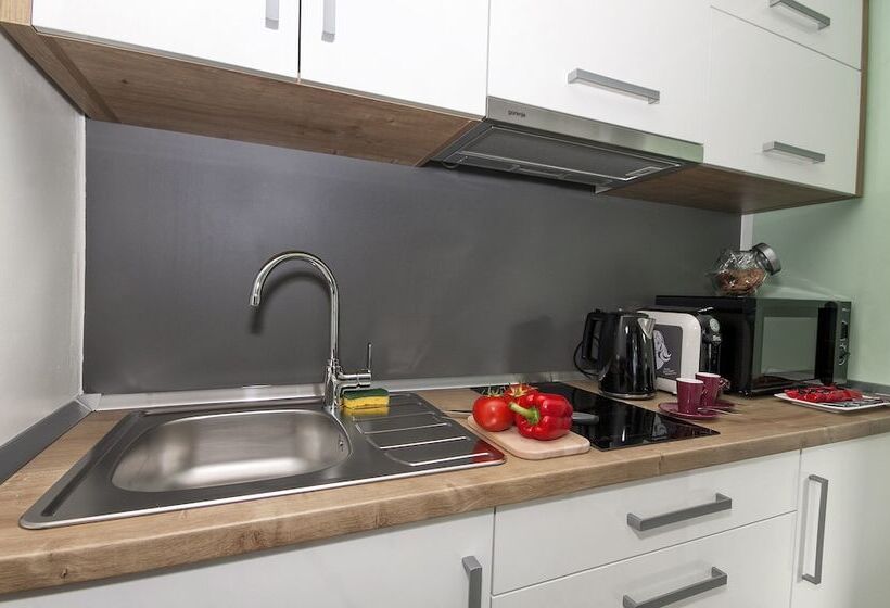 בית מלון כפרי Mobile Homes Camping Plitvice