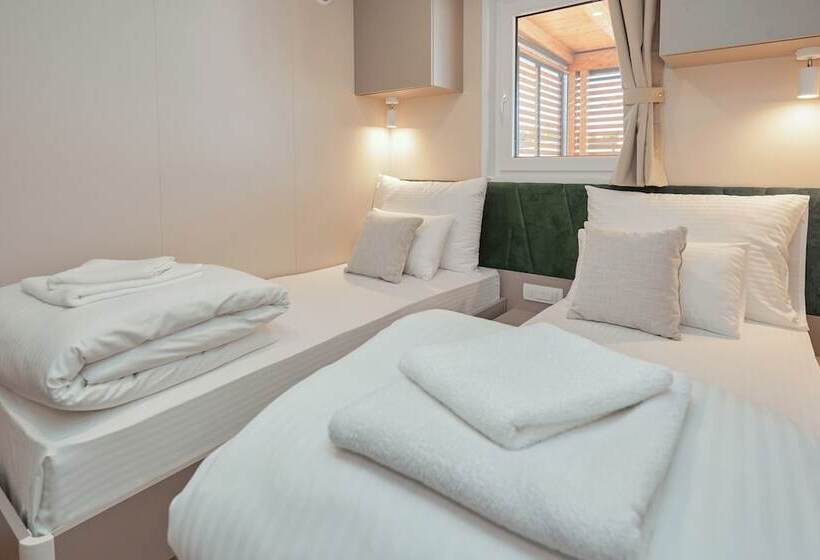 בית מלון כפרי Mobile Homes Camping Plitvice