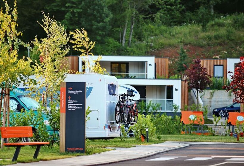 בית מלון כפרי Mobile Homes Camping Plitvice