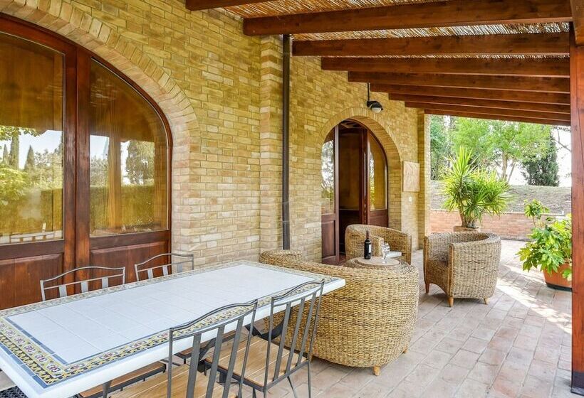 Private Garden And Pool, Near Siena And Crete Senesi