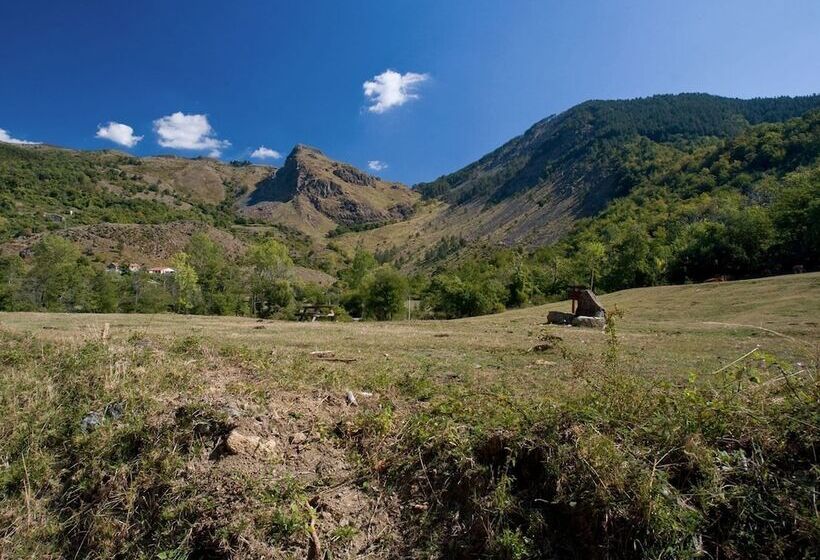 Stunning Cottage In Sesta Godano With Balcony