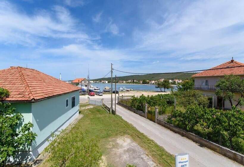 Homely Apartment In Sukošan Near Sea