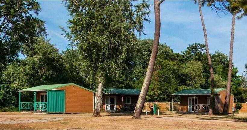 فندق Camping Le Chenal