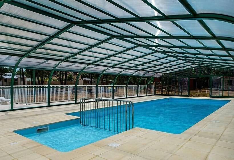 فندق Camping Le Chenal