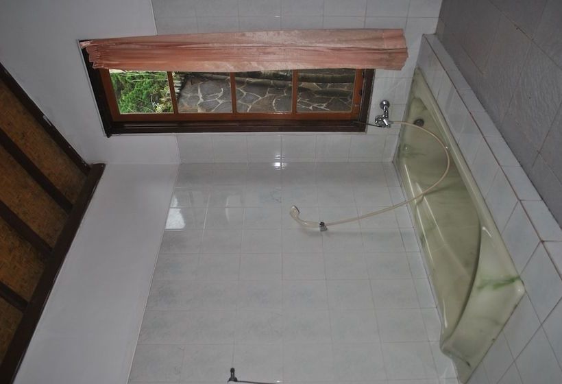 בית מלון כפרי Enjung Beji Resor