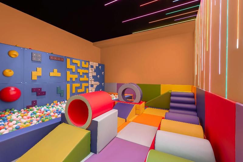 هتل Hampton By Hilton Marjan Island