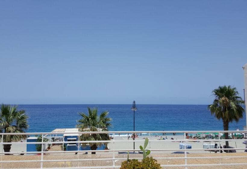 בית מלון כפרי Le Sirene Scilla