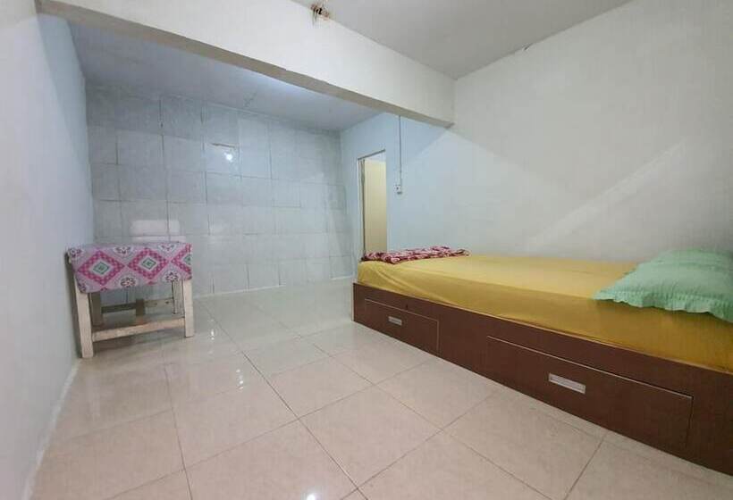 هتل New Fatimah Guest House Syariah