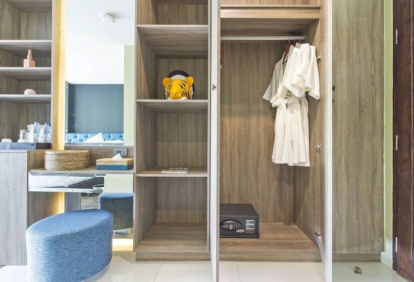 호텔 Oceana Kamala Resort