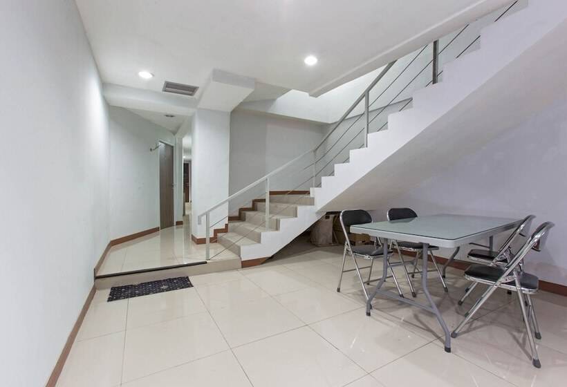 בית מלון כפרי Reddoorz @ Cideng