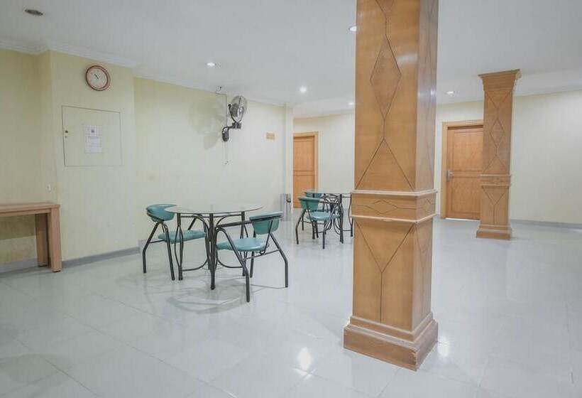호텔 Reddoorz Plus Near Tugu Tari Thehok Jambi