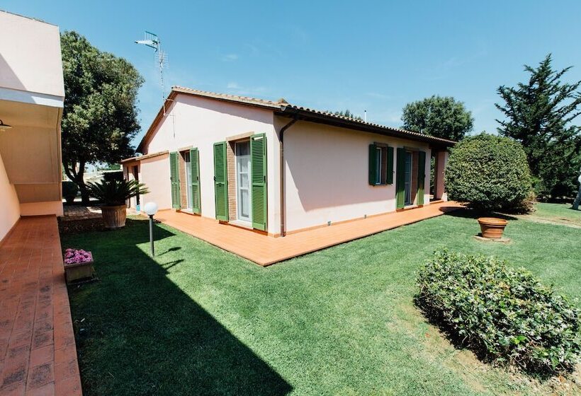 בית מלון כפרי Agriturismo La Quercia