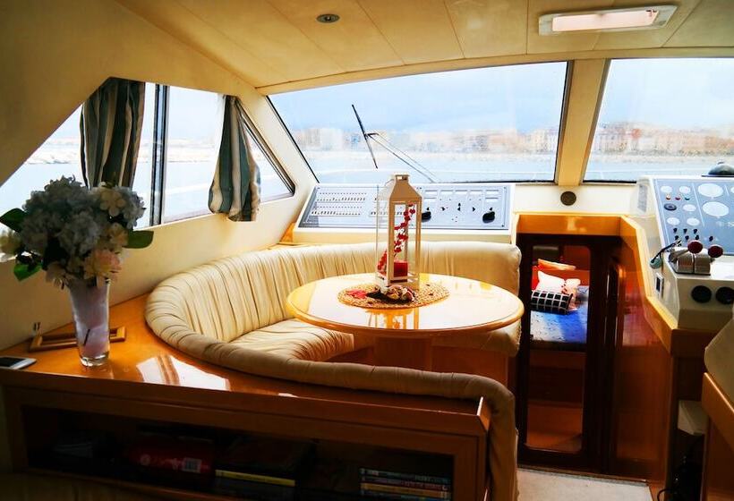 בית מלון כפרי Yacht Suite Capri