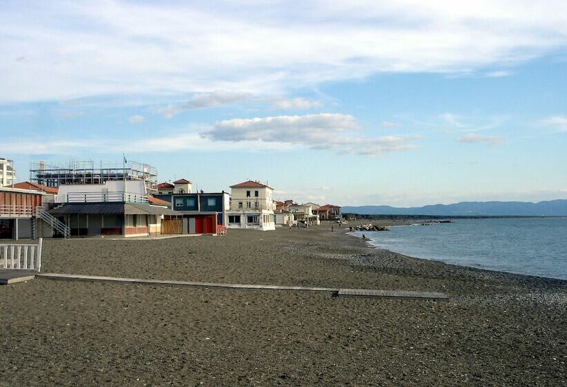 فندق Yacht Suite Cecina