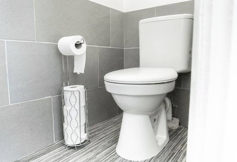 פנסיון Apollocruz Scorton House