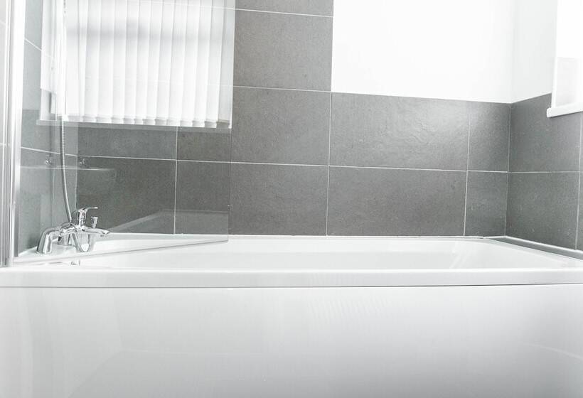 פנסיון Apollocruz Scorton House