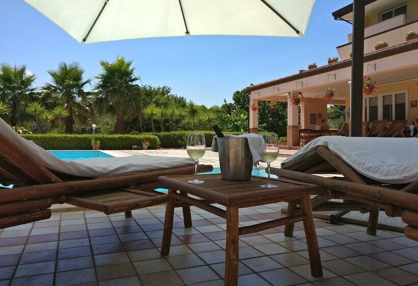 Пансион B&b Spineta Pool