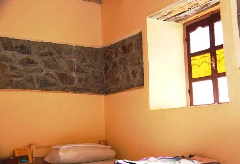 پانسیون Gîte Taghia Climbing   Hostel