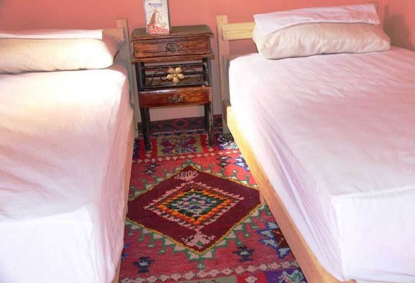 پانسیون Gîte Taghia Climbing   Hostel