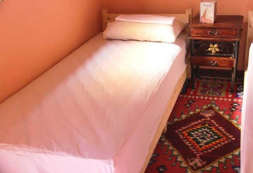 پانسیون Gîte Taghia Climbing   Hostel