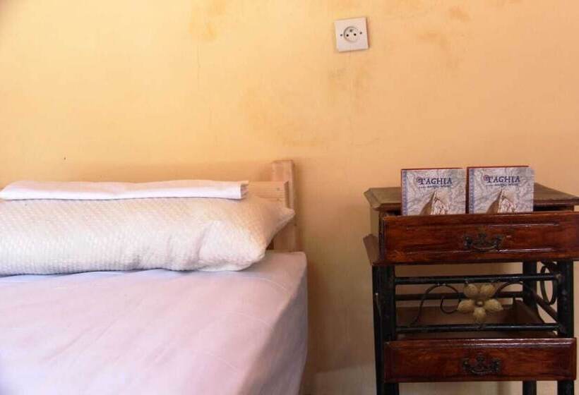 پانسیون Gîte Taghia Climbing   Hostel