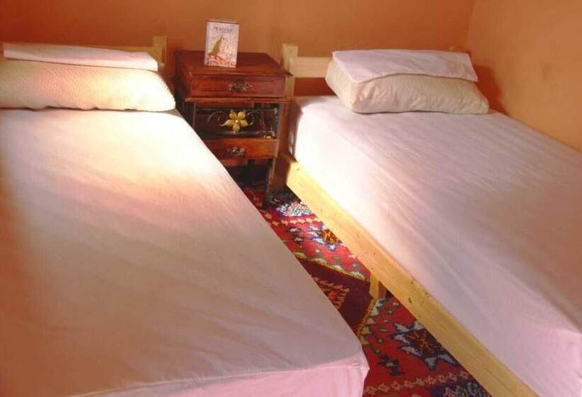 پانسیون Gîte Taghia Climbing   Hostel