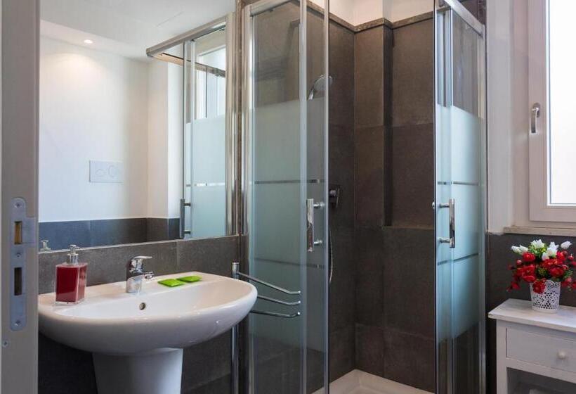 پانسیون My Way   Rooms   Palazzo San Matteo
