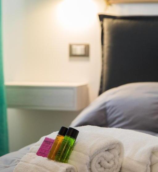 پانسیون My Way   Rooms   Palazzo San Matteo