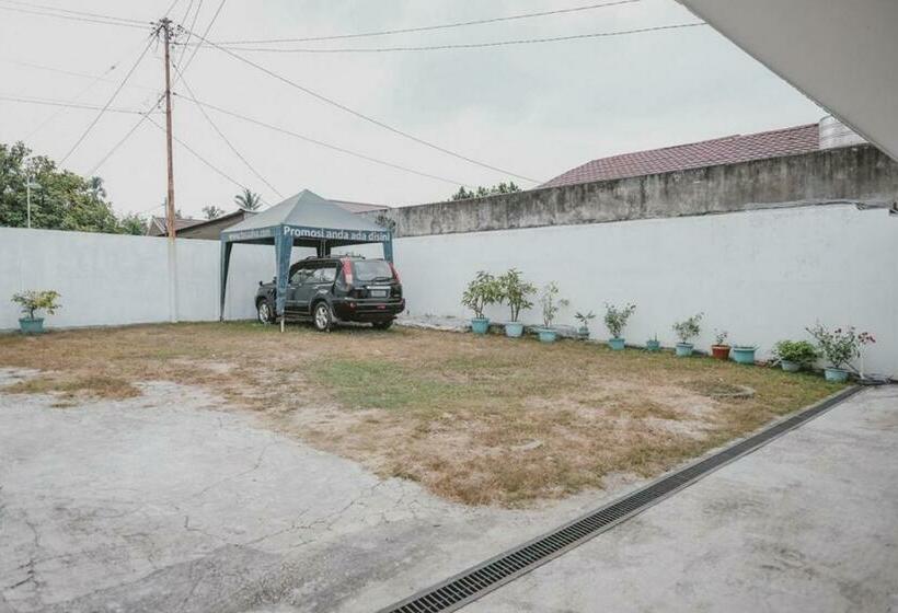 پانسیون Reddoorz @ Beringin Jambi