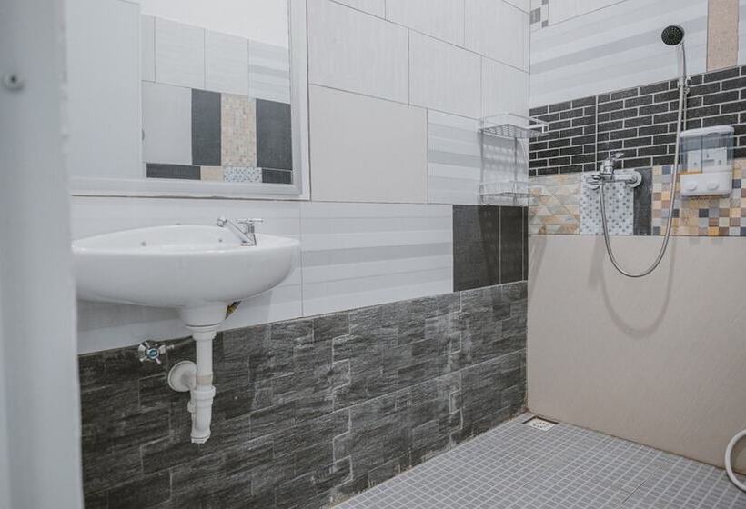 پانسیون Reddoorz @ Beringin Jambi