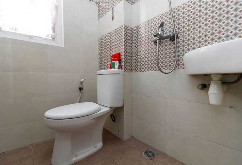 Pensiune Reddoorz @ Kelapa Gading Permai