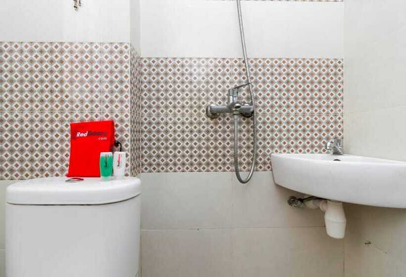 Pensiune Reddoorz @ Kelapa Gading Permai