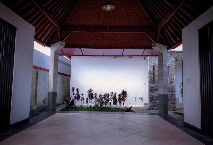 פנסיון Sridhana House