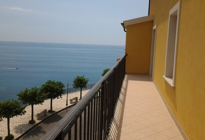 Пансион Un Oblò Sul Mare