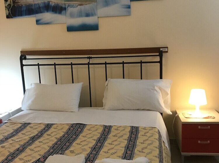 펜션 Villa Belvedere By Lago Pergusa