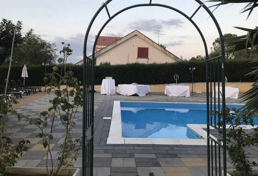 펜션 Villa Belvedere By Lago Pergusa