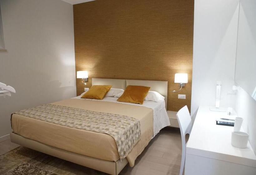 اقامتگاه Isola Bella Infinity Suites