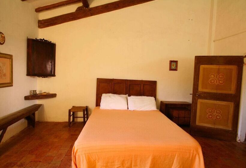 Rustic Cottage In Magione With Garden