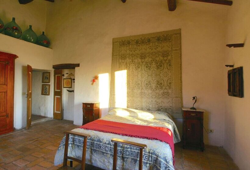 Rustic Cottage In Magione With Garden