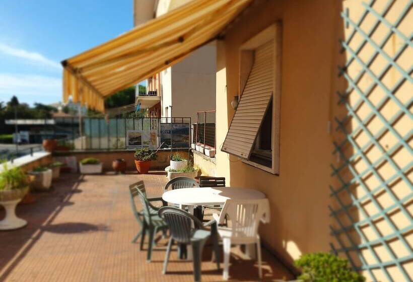 Sestri Mare & Beach Services Residence