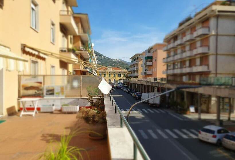 Sestri Mare & Beach Services Residence