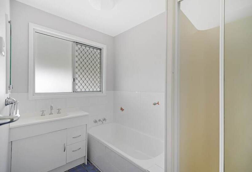 Allamanda Sands   23 Oriole Avenue