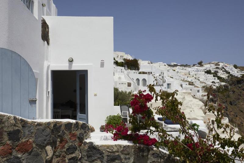 Allure Breeze Suites