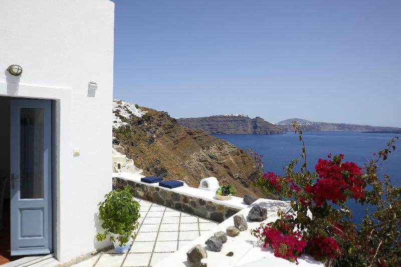 Allure Breeze Suites