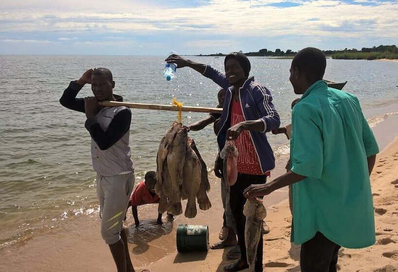 住宿加早餐  Ukerewe Garden View Bungalow At Bwiru Village Homestay