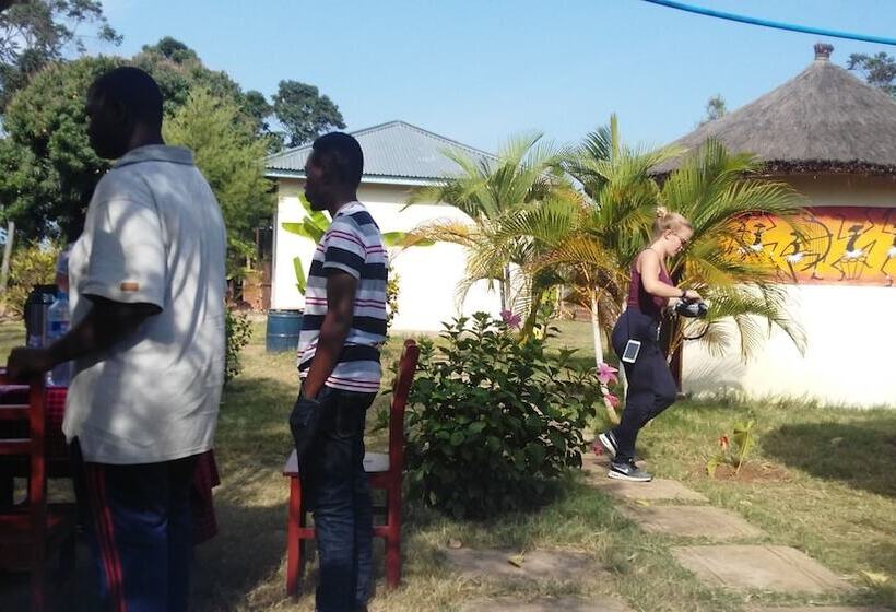 住宿加早餐  Ukerewe Garden View Bungalow At Bwiru Village Homestay