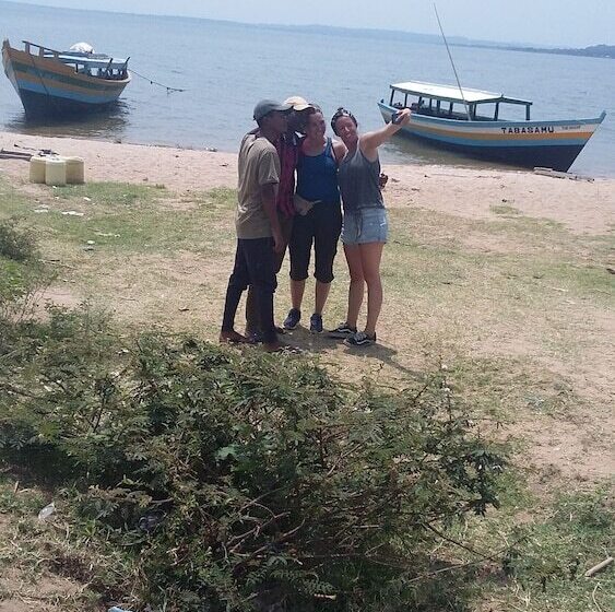 住宿加早餐  Ukerewe Garden View Bungalow At Bwiru Village Homestay