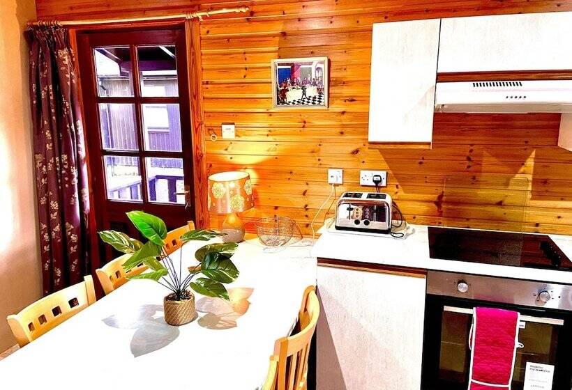 Braemar Lodge Cabins